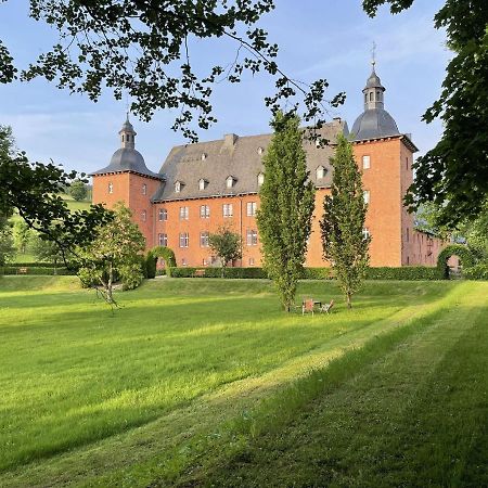 Ferienwohnungen Jagdschloss Adolphsburg Кирххундем Экстерьер фото